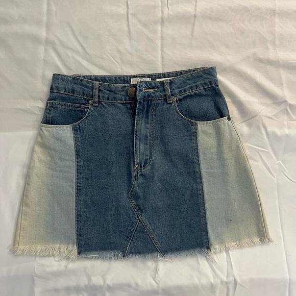 A-Line Mini Jean Skirt. Brand: Cotton On. Size US4 (26inch waist) - Picture 3 of 7